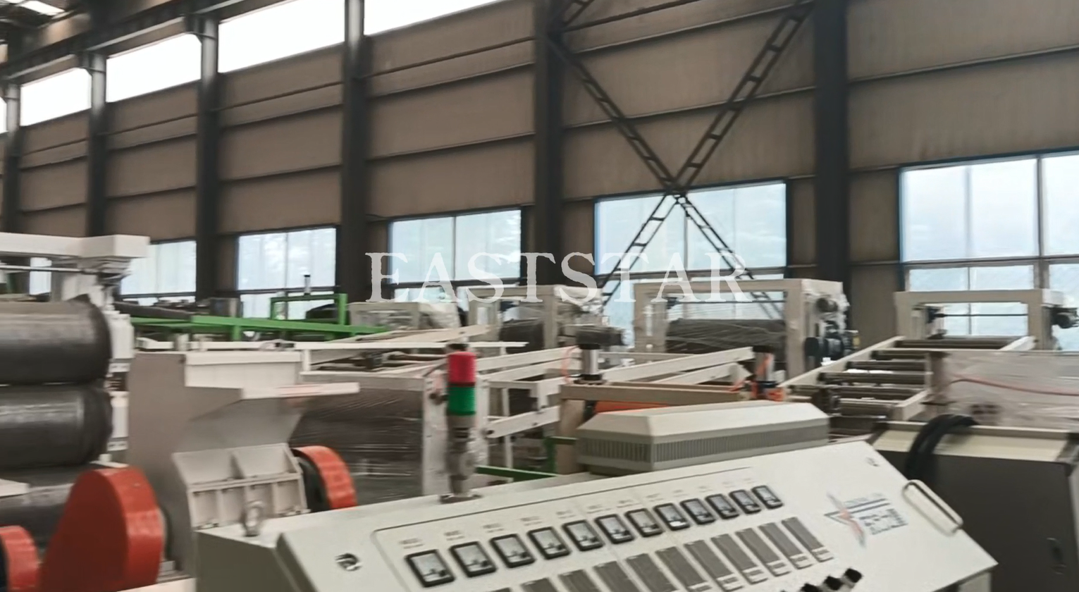 Obisk čezmorske stranke za sodelovanje na liniji za ekstrudiranje ABS plastičnih plošč