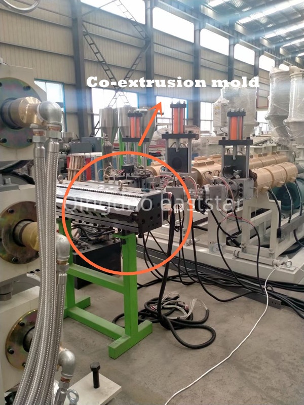 Profesionalna proizvodna linija za večplastno koekstruzijsko ploščo ABS omogoča visoko zmogljivo proizvodnjo kompozitnih materialov