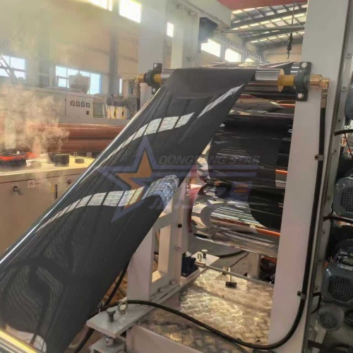 Stranka Dezhou pregleduje opremo POK HIPS