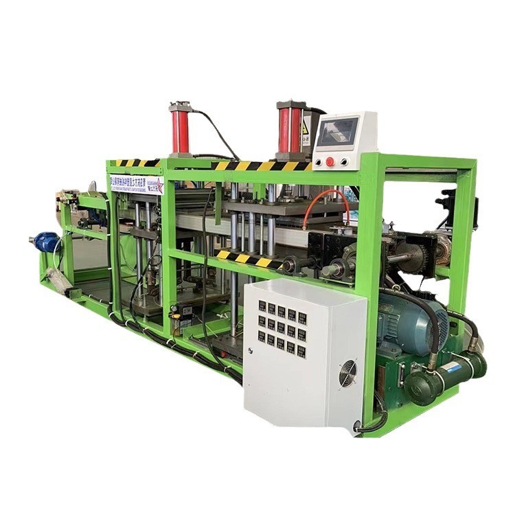 Stroj za vakuumsko oblikovanje pladnja za seme